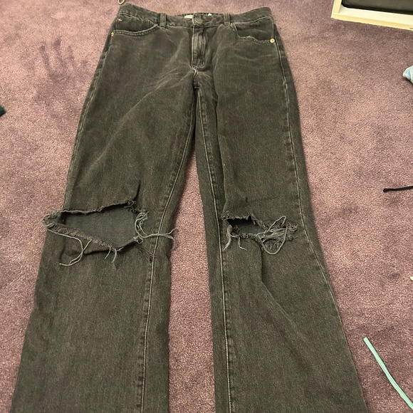 *SLIGHTLY WORN* Garage Ripped Jeans - Picture 1 of 1